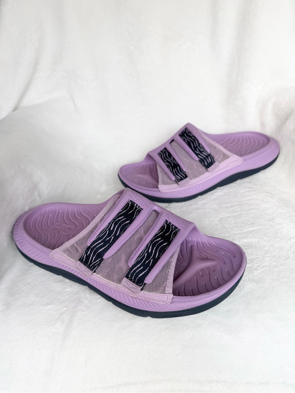 HOKA Ora Luxe Slide Sandals in Violet Bloom Women's 12/Men's 10
